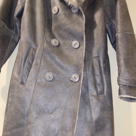 Luxe by Irina AMAZING soft jacket! Faux fur - Picture 4 of 8